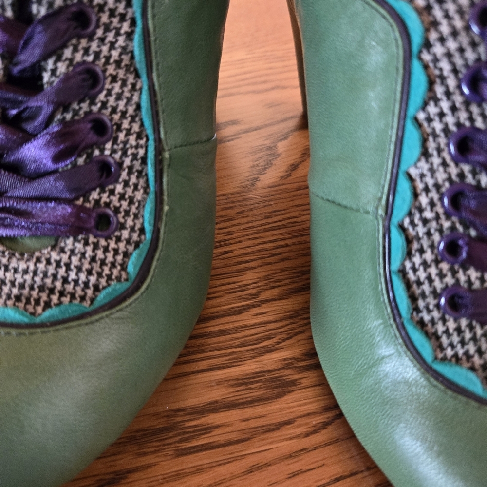 Poetic License Shoes. Size 8/ 39 Emerald Green - Picture 15 of 16